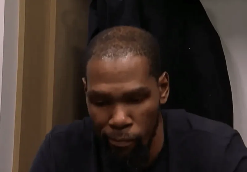 NBA常规赛火箭以119-109战胜灰熊

本场比赛，火箭球员凯文-杜兰特出战3