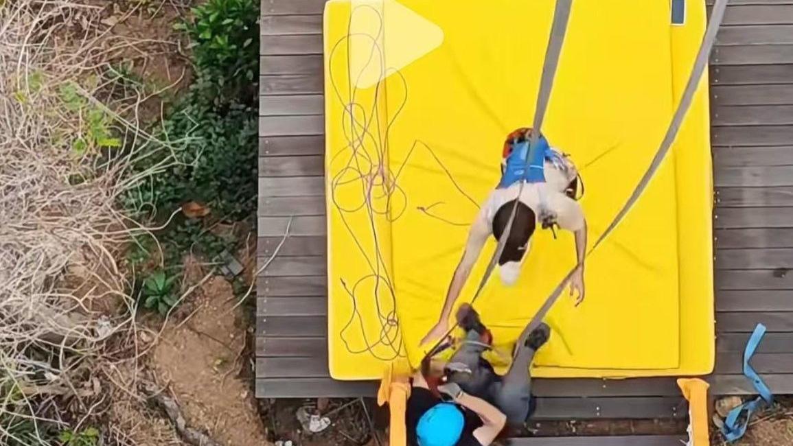 18 米蹦极摔出保护垫，游客重伤维权：景区安全责任何在