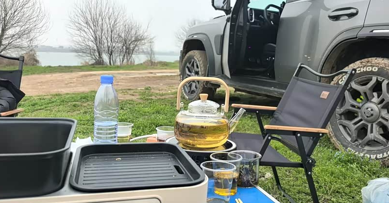 开这个车能不能提高成功率
现在的女生都比较偏爱什么样的车型呢，在车来车往的路上，