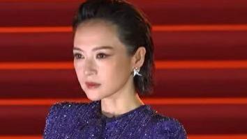 章子怡杀疯了！渐变色无袖黑纱裙，细腰挽发，这才是国际章该有的排面