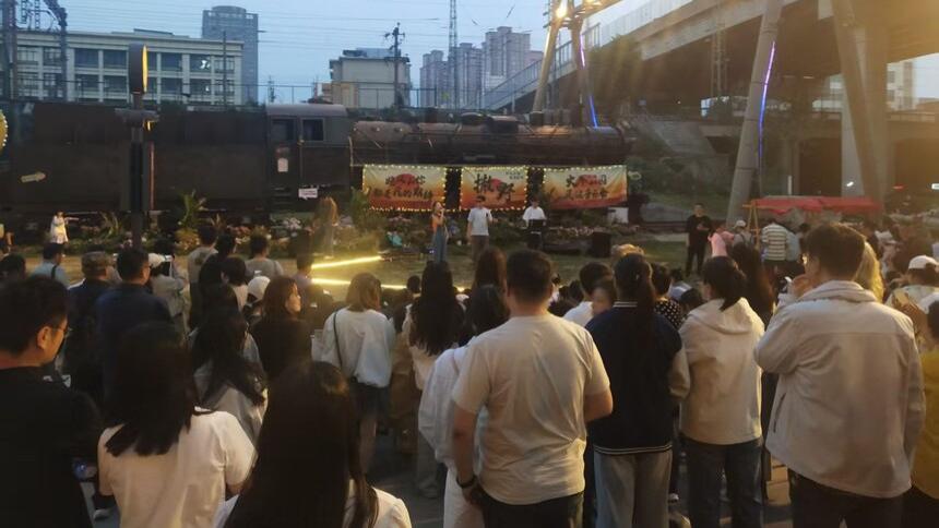河南新市民：河南新市民之家助力泰和里草坪音乐会