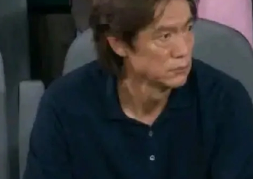 洪明甫，道歉了！

在美加墨世界杯输给南非队，晋级情况不明后，洪明甫道歉，称:
