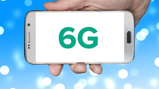700MHz"黄金频谱"落锤！中国6G正式走出实验室，抢跑全球万亿赛道