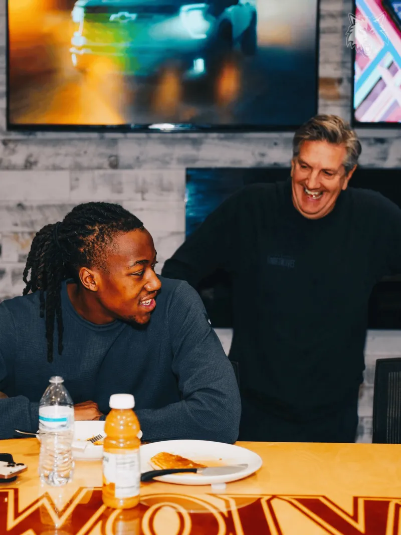 芬奇敢不敢首轮变阵？

我印象中法棍防瓦蓝还是可以的。

反正约老师防不住，主要