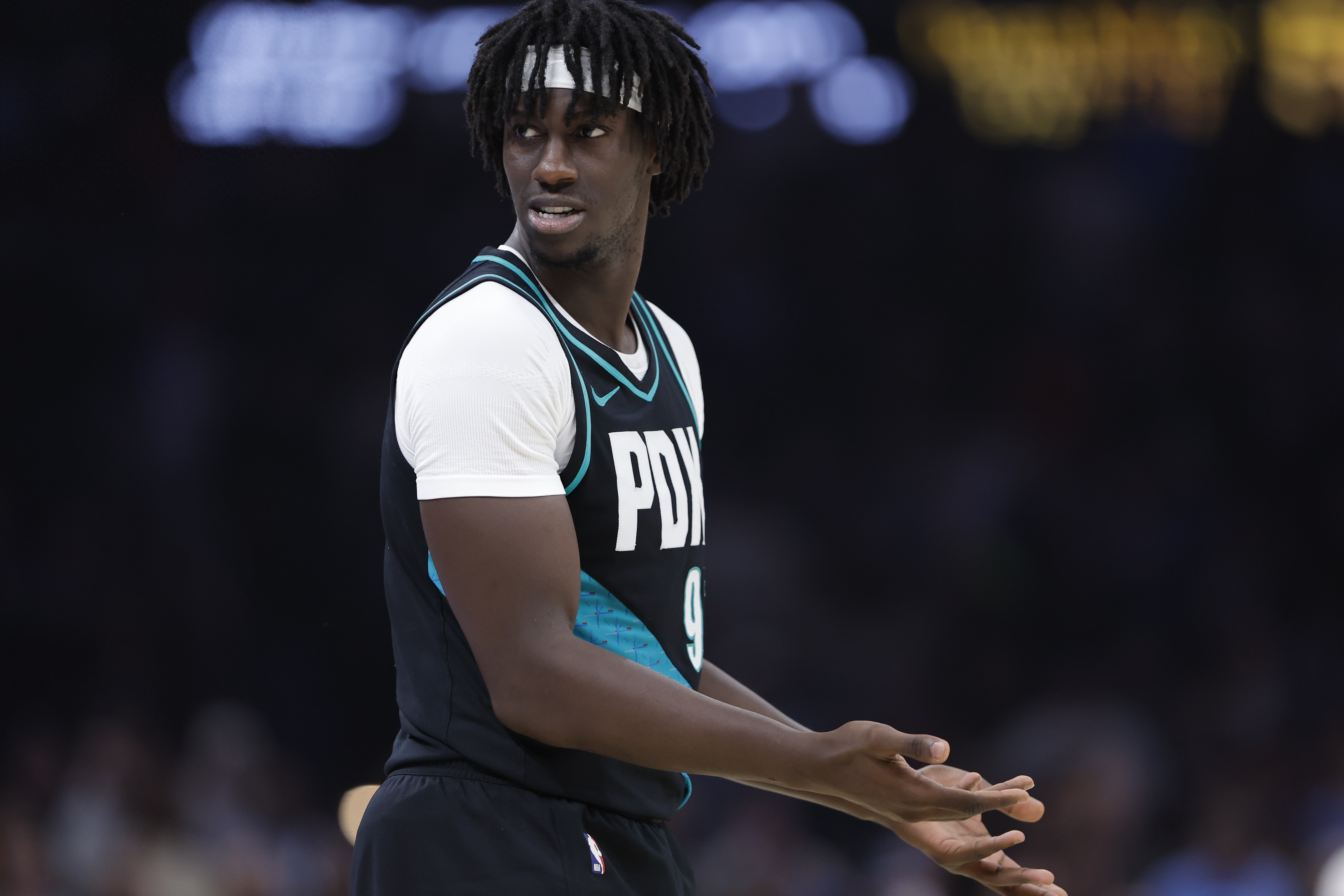 西索科为啥也掉出轮换了

感觉西索科打的还是挺好的，也刚刚双向合同转正，为啥也不