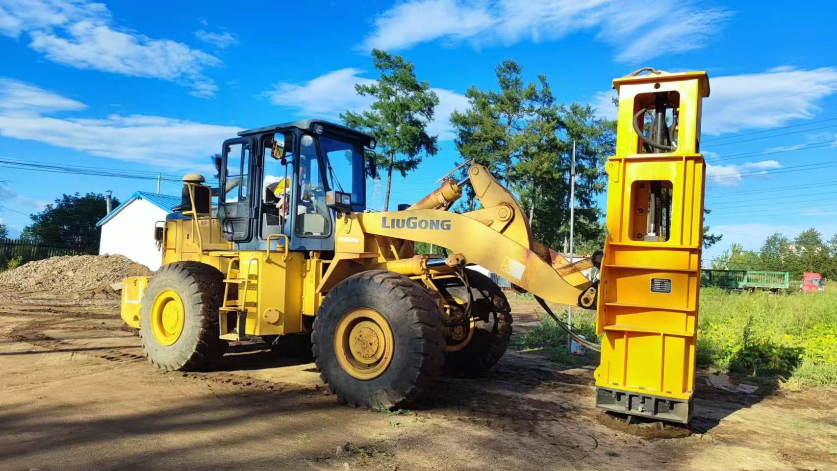 铲车改的冲击夯，一机多用，路基夯实更高效