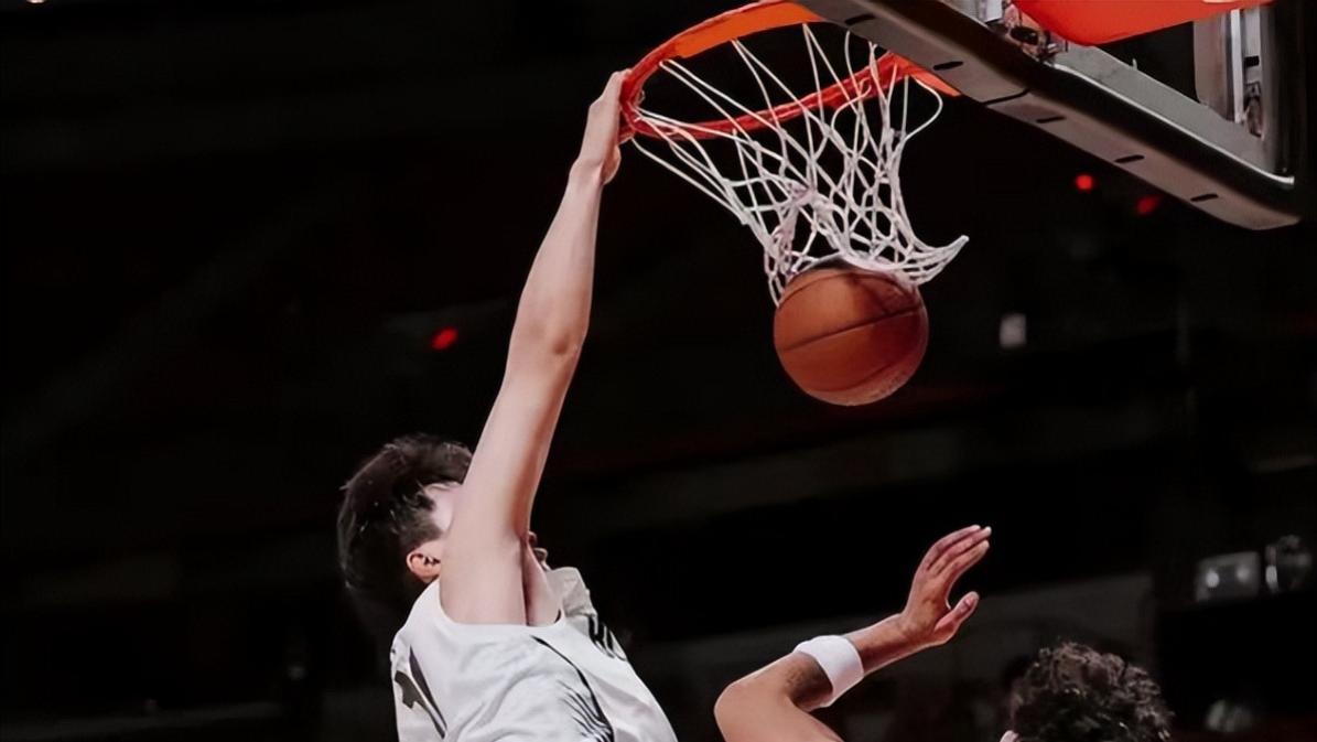 NBA夏联：开拓者111-84灰熊，杨瀚森18分10板5助+隔扣，美媒称赞