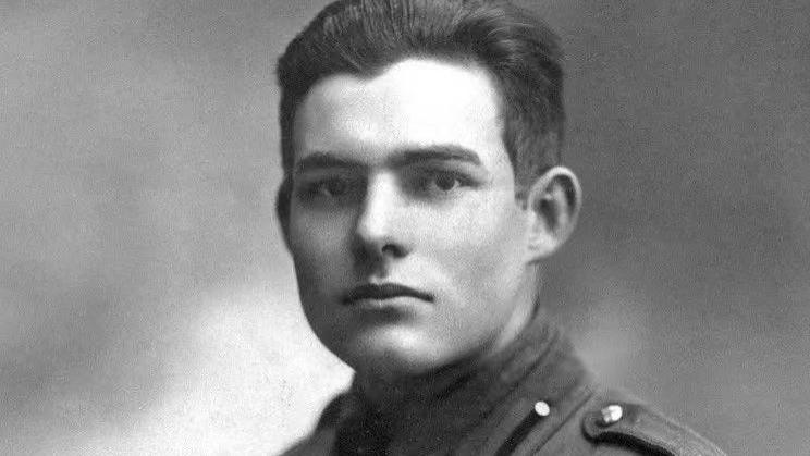 诺贝尔文学奖得主海明威，一生结婚4次却出轨5次，62岁饮弹自尽