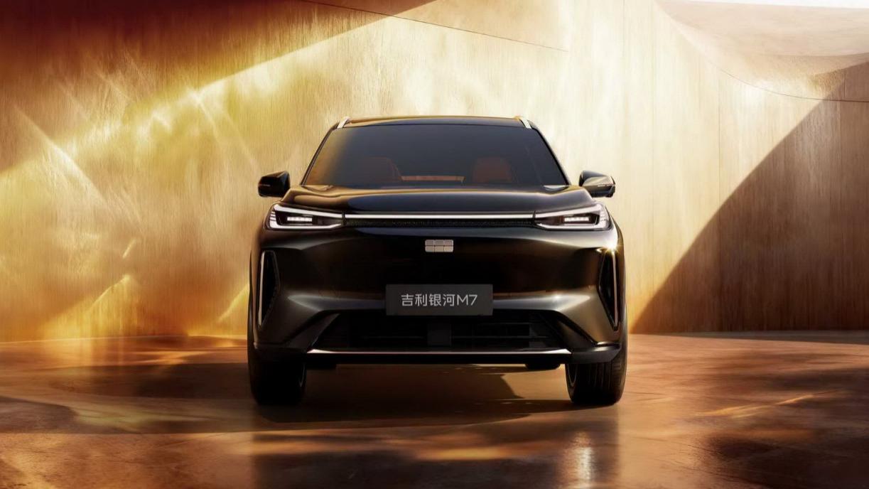 吉利银河M7技术首秀，首搭神盾金砖电池，重构主流电混SUV价值标杆