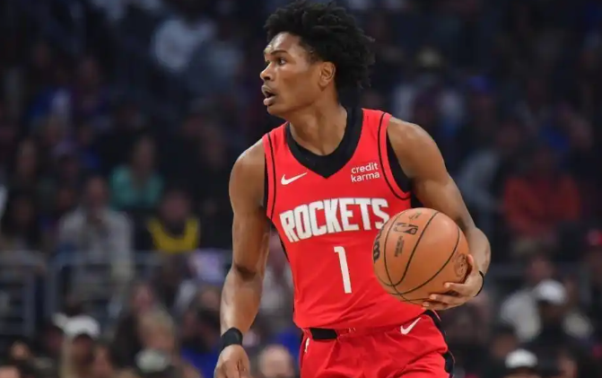 火箭VS热火比赛中，阿门绝杀后，乌杜卡第一时间的反应
可能又有人要说我阴谋论了，