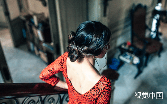 订婚宴上遭背叛，我终于也不再装了。