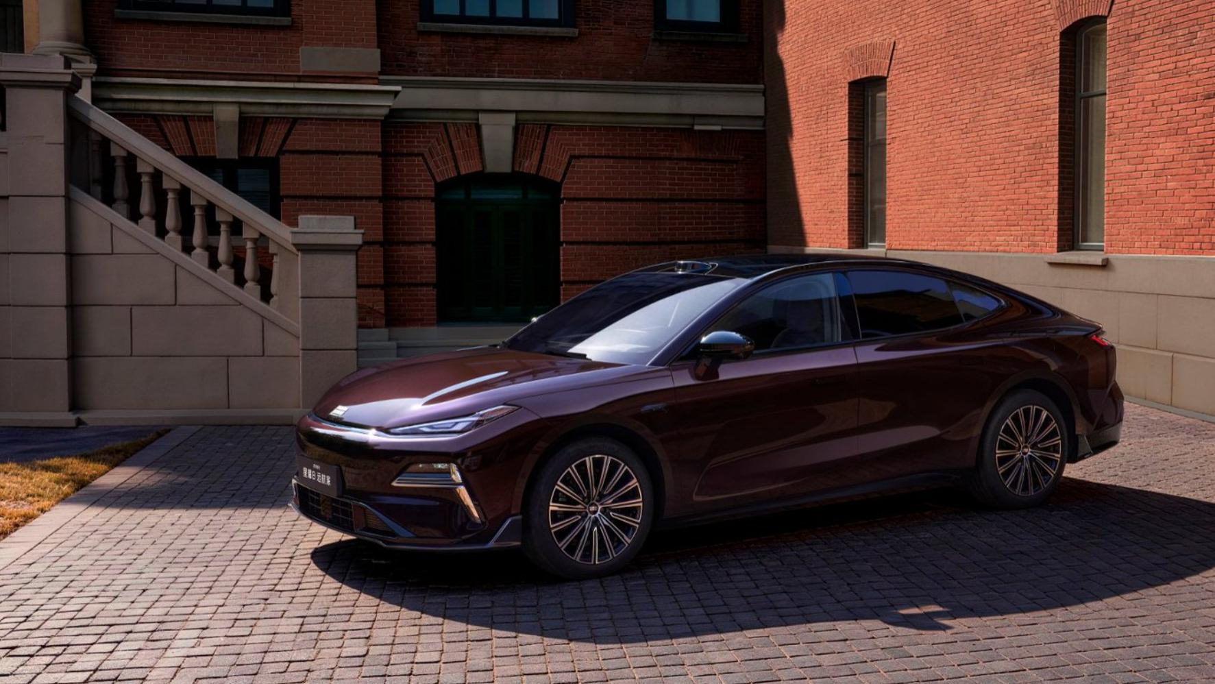 五大旗舰升级20万元内价值优选 吉利银河星耀8远航家系列加新上市