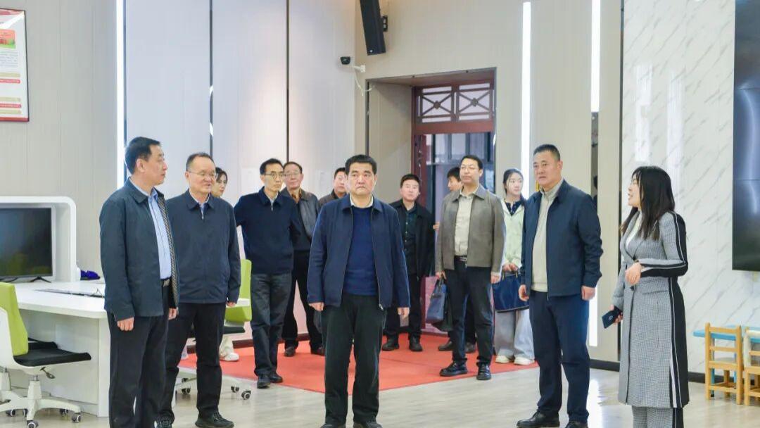 市民政局、市慈善总会领导到宝鸡职院考察调研