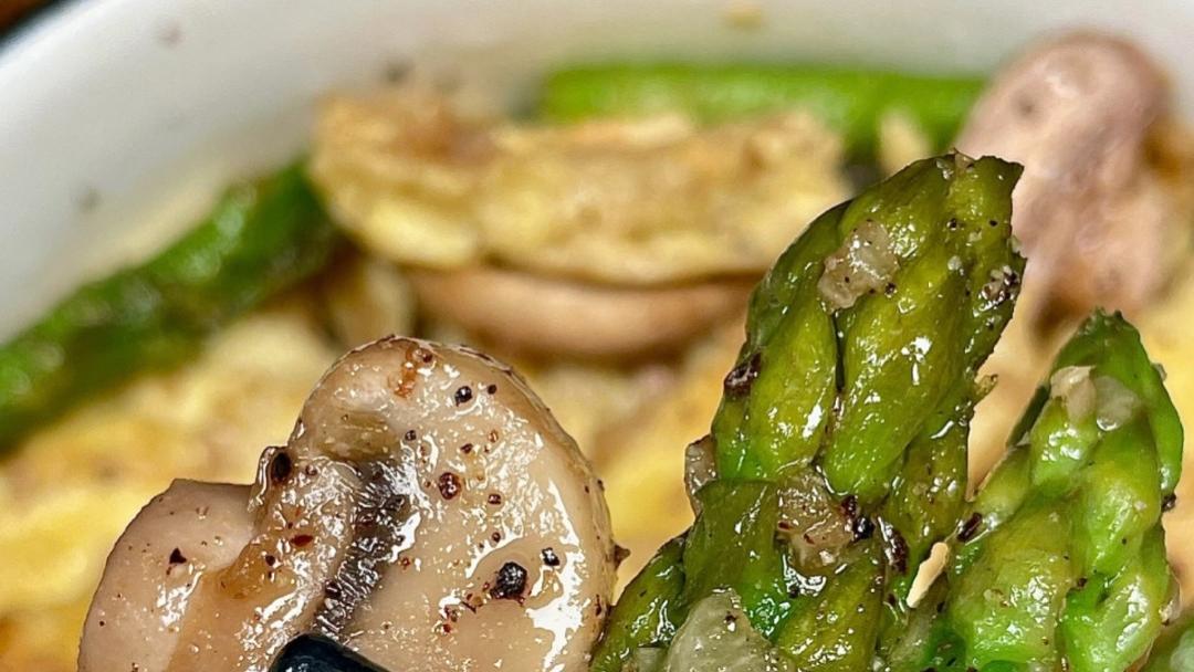 一百道减脂年夜饭之口蘑芦笋炒蛋