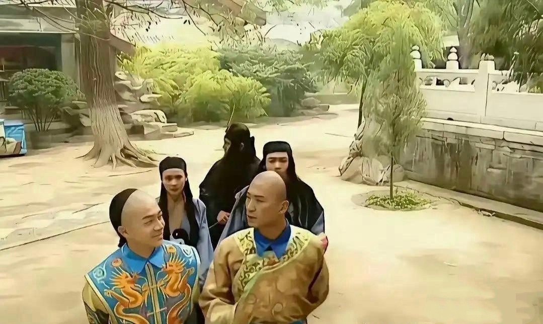 重刷《还珠格格》的时候，突然被一个画面钉在了原地——背景里那个方方正正的物体，怎