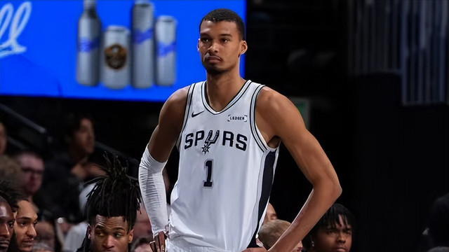 加时大逆转！约基奇40分掀翻马刺，文班亚马34分难阻11连胜终结