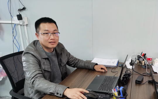 我年薪80万，周围所有人都羡慕我，但我却选择裸辞：钱重要，但命更重要啊，老子扛不住了…