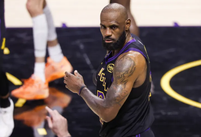 ESPN记者Brian Windhorst在参加ESPN克利夫兰电台节目时谈到了