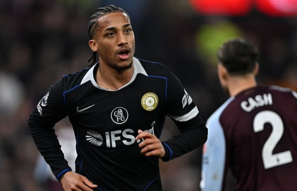 阿森纳登顶，曼城掉链子，争冠悬念拉满。

昨天凌晨英超第29轮踢完五场，积分榜大