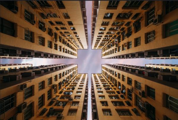 香港的石屎森林，太拥挤了。