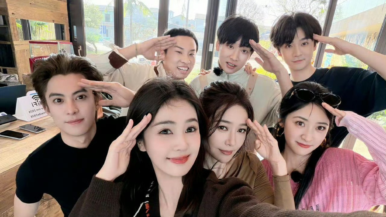 秦岚一句话化解“送命题”：花少和客栈哪个更快乐？