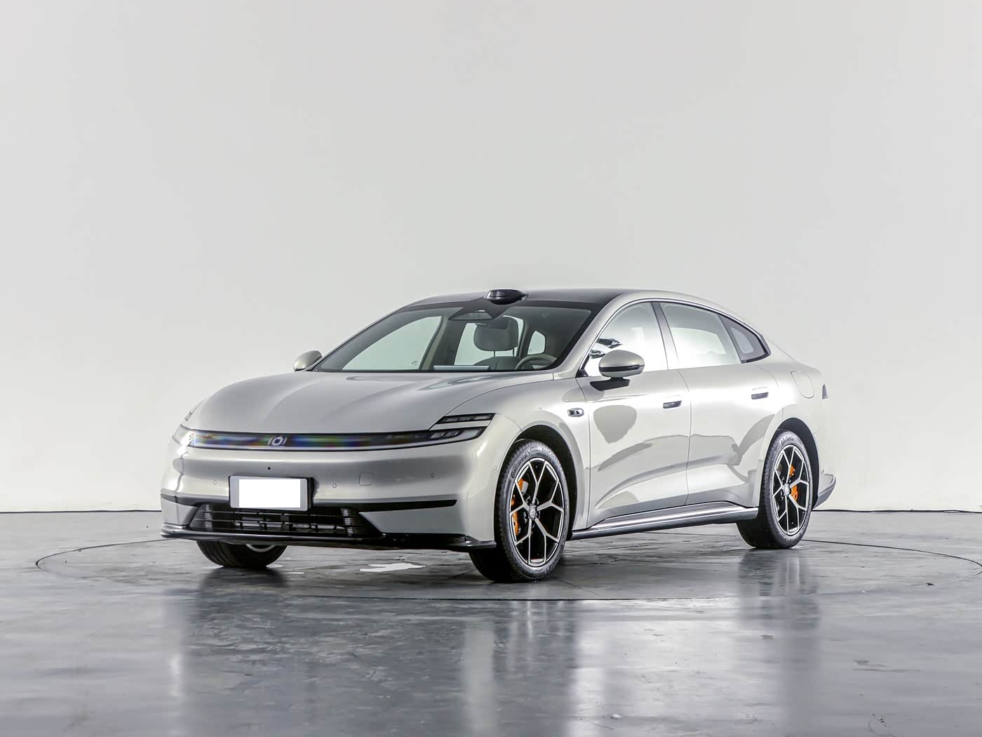 中大型增程式轿跑不足11万起！搭载激光雷达+无框车门，轴距近