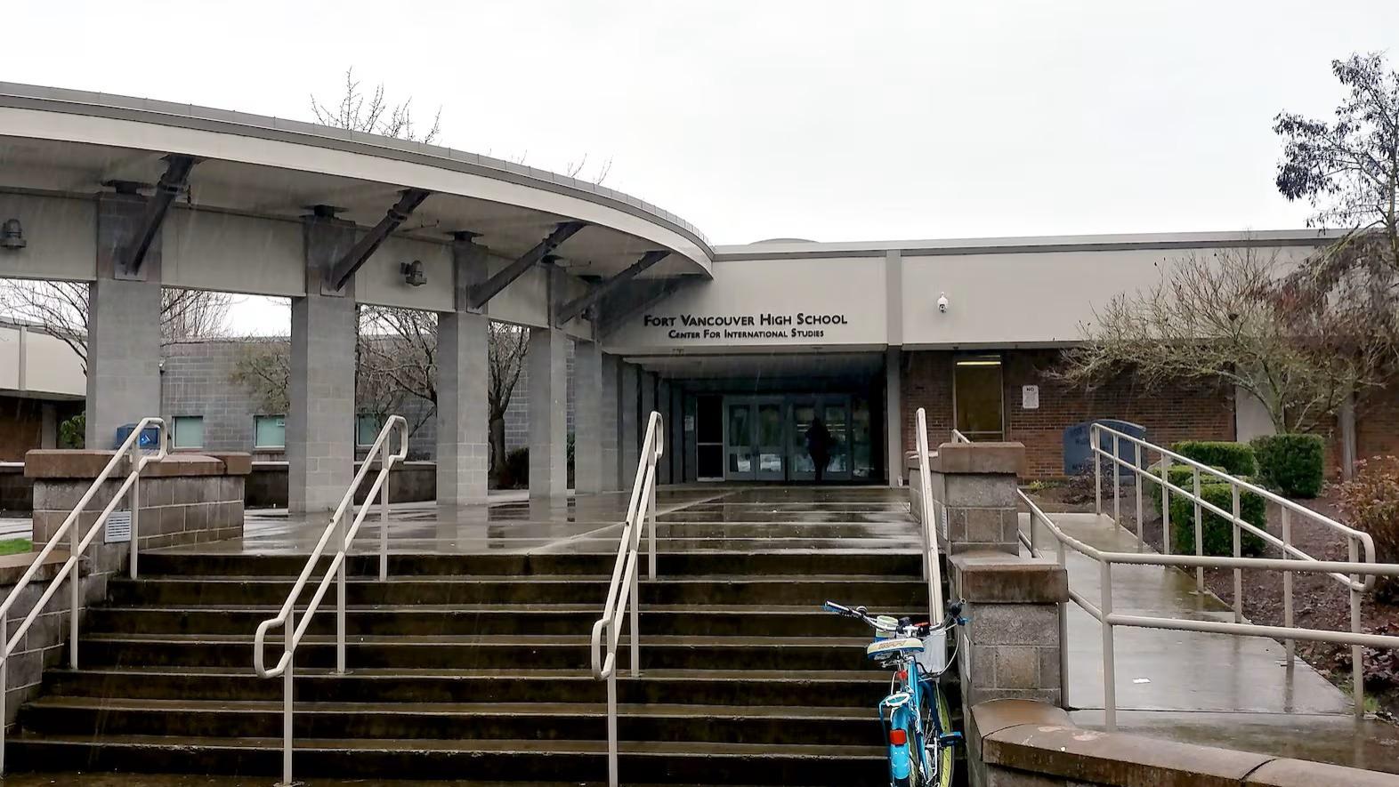 美国教师被AI换脸传播，学区知情却沉默数周，这件事离你没有那么远