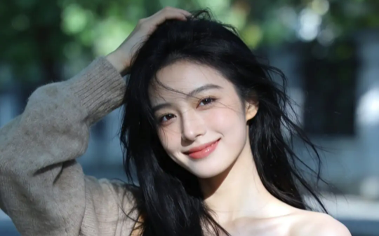 我陪破产老公吃糠咽菜，美女拎名牌包上门逼宫：他早不爱你了！肚里女儿急喊：妈妈别上当！