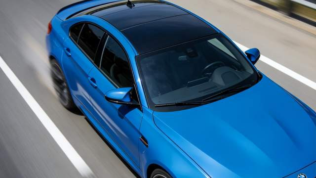 泡水事故车，翻新1天变精品，教你2招，避开事故车，调表车!