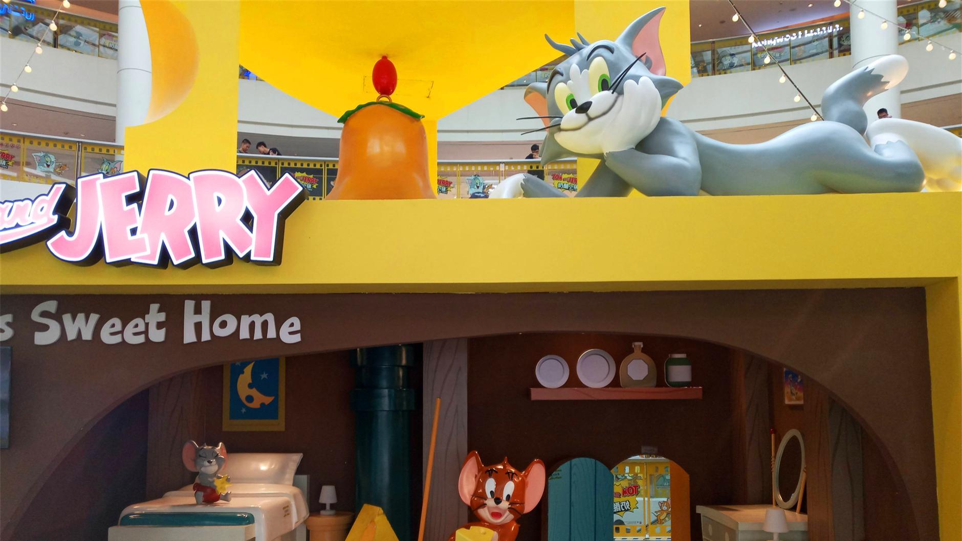 又到了新年，开领睿，买礼物，打卡猫和老鼠纪念馆