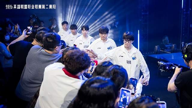 iG新赛段阵容大换血，Rookie替补反倒迎来连胜？阿水复出状态复苏