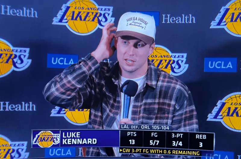 NBA常规赛湖人客场对阵魔术的比赛已经结束。全场战罢，湖人以105-104战胜魔