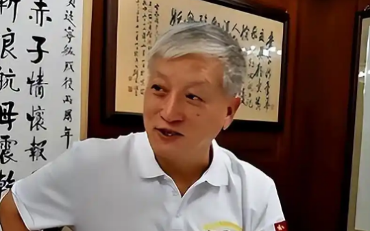 国资大佬挪用公款近3亿却不用坐牢，国家还补发给他19年工资，如果没有他的违规操作，甚至中国航母得晚2