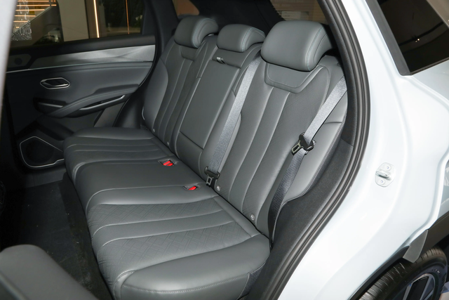 目前已知的26款宋L相较于25款变化情况
1.座椅缝线样式更改；
2.前排座椅后