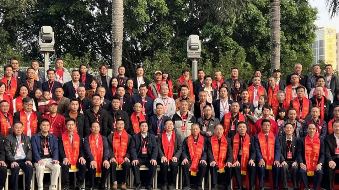 阿德勒个体心理学与戴欣明迭学，是两套分别立足西方现代心理学与东方传统智慧、动态迭代为核心的思想体系