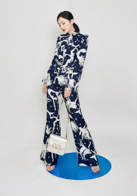 优雅古典美女秦岚艺术时尚风情写真图片