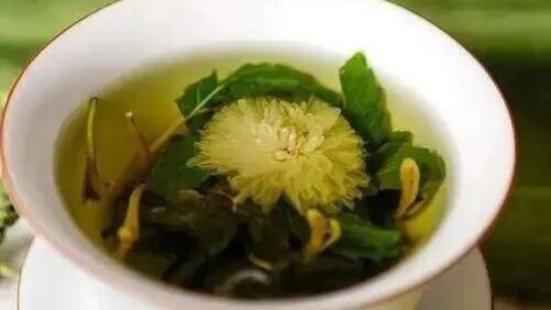 早上用菊花加它泡一杯水，感觉不糊眼了，眼睛也清亮