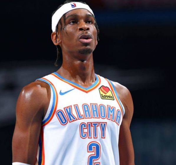 亚历山大一个优点就是，裁判没给哨子，绝不摊手。
虽然哨子多，但这场真的没给额外照