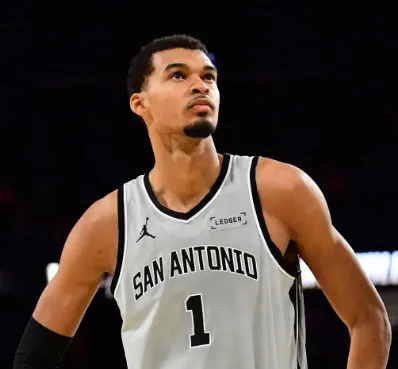 下场打不打还真是博弈

湖人这场赢了，下场打爵士，除非湖人不想排第三故意输球，不