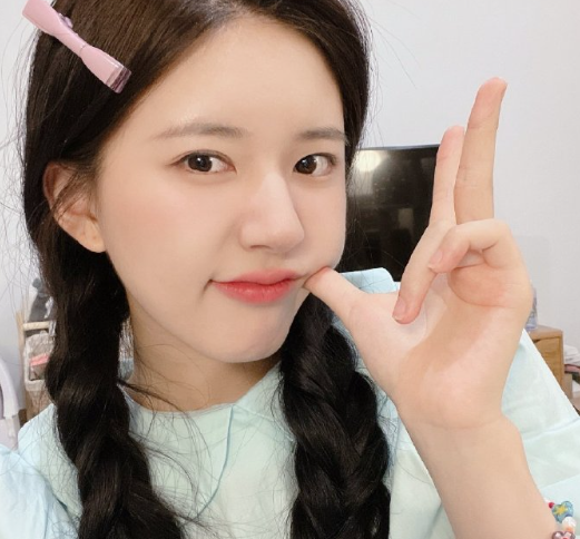 偷偷向星河讨了一把碎星，只等你闭上眼睛，撒向你的梦中