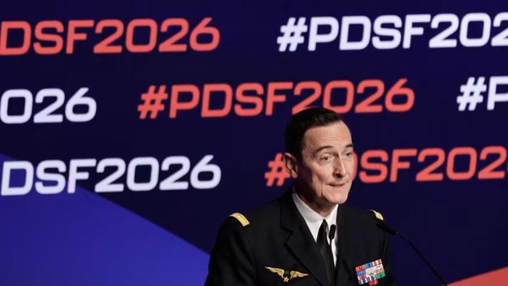 法国在霍尔木兹海峡牵头35国开会，表面谈护航，背后其实藏着一盘更大的棋