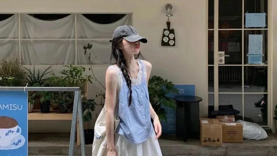 为什么小个子夏天都不穿短裙了？看看韩女们的“长裙显高法”，你就懂了！