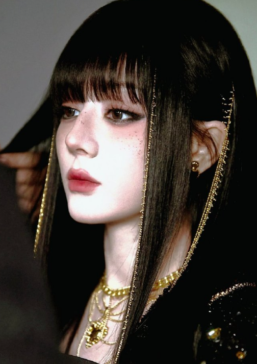 你是穿过我荒芜原野的第一缕微风