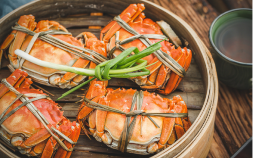 退休金2万9，买5斤大闸蟹被儿子指责不配吃，我断供房子他傻眼