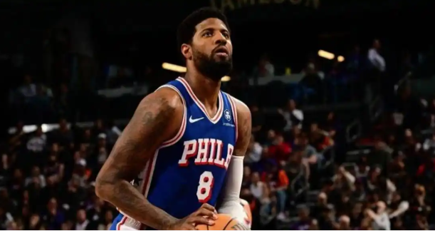 打黄蜂很有可能是对攻大战，应该会很好看，可以让乔治领防克尼普尔，能罩住他说不定能