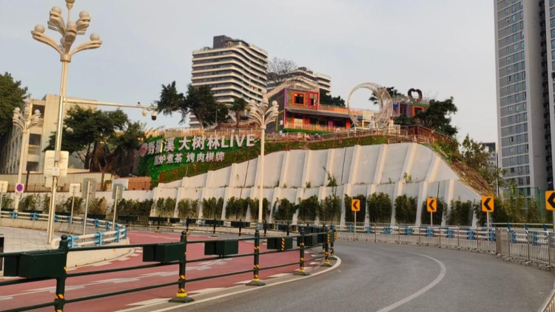 重庆南滨路惊现新版哈儿山？来历曲折离奇，未来打造超高层地标