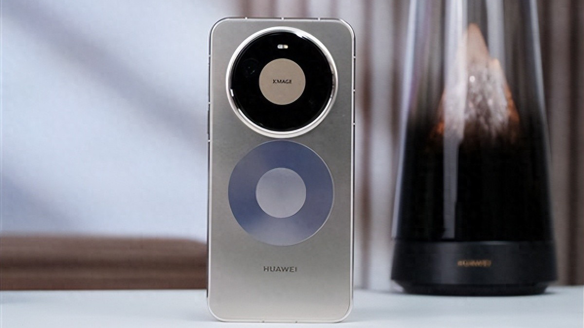 直播手机哪家强？央视春晚给出答案：华为Mate 80系列成官方直播手机