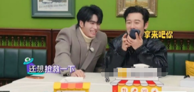 没想到邵子恒还有这样的一面 高冷滤镜碎了一地 但莫名觉得这样的他更有趣了 ​​​