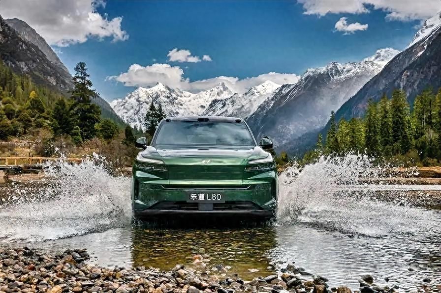 大5座SUV市场有个长期没解决的问题：空间利用效率。