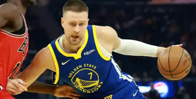 交易来波神这操作能不能在NBA历史封神
用两个超级大垃圾交易来波神这种级别的中锋